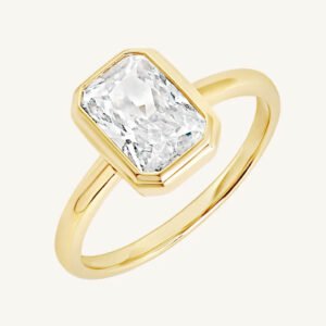 Small Earrings In Gold with Diamond